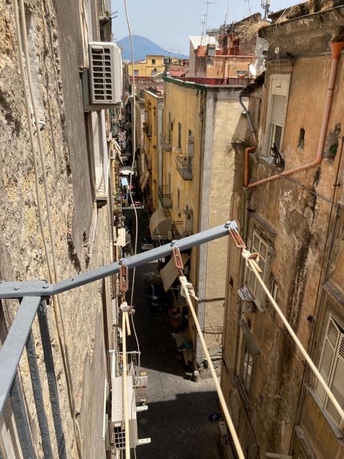 A Casa Di Nonna Ida, Nel Cuore Pulsante Di Napoli מראה חיצוני תמונה